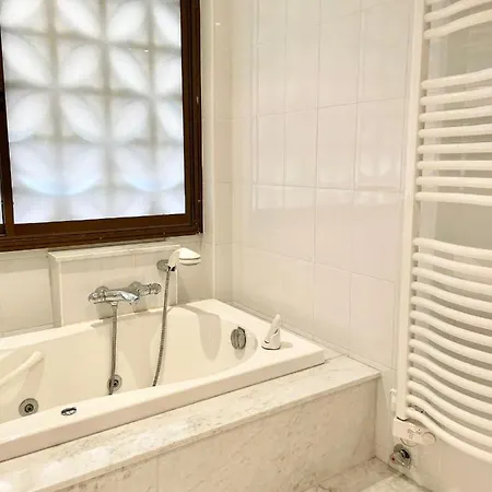 Luxury Family In Apartamento